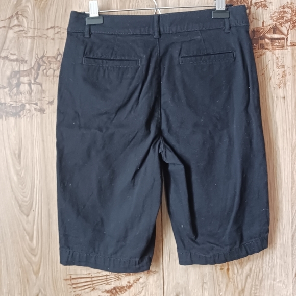 St.Johns Bay Black Bermuda Shorts Size 8  Tall - Picture 3 of 7